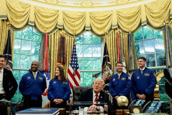 artemis ii astronauts, donald trump meet at white house nasa