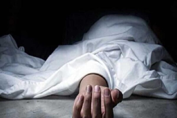 up के हाथरस में तेज आंधी का तांडव! दीवार और