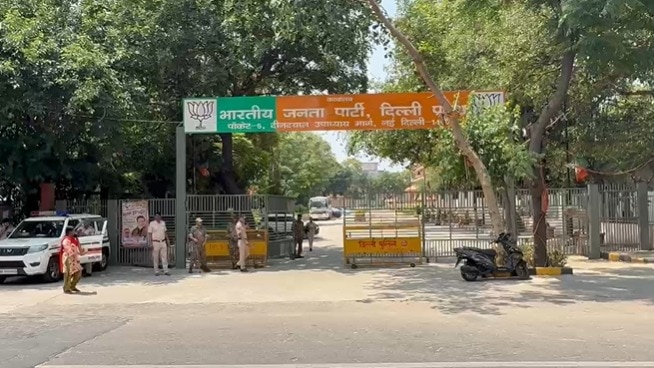 दिल्ली में हाई अलर्ट! सुसाइड अटैक की फिराक में आतंकी,