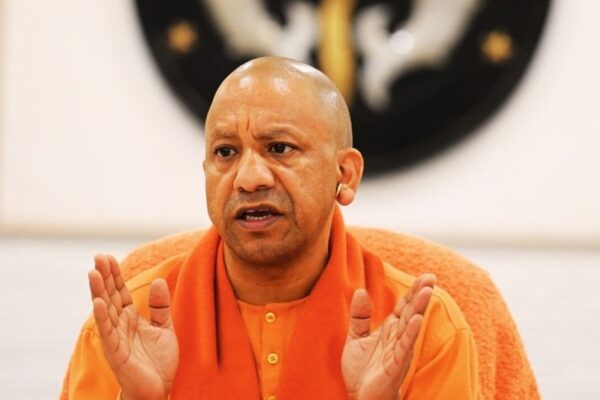 यूपी में तेज हुई हलचल: बदल डाले कई जिलों के