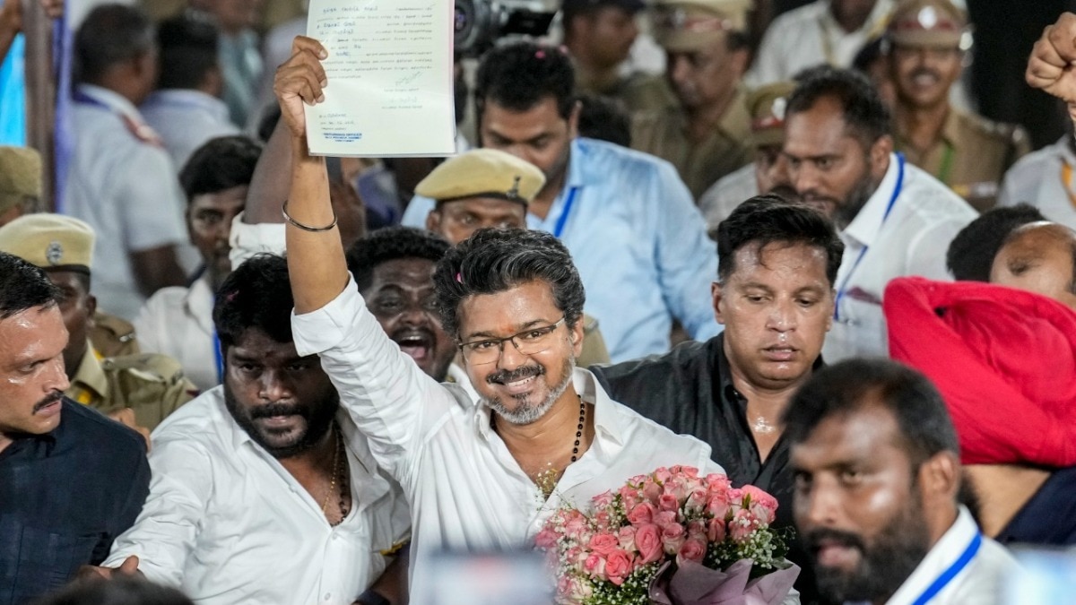 विजय के विधायकों की सीधी धमकी, dmk aiadmk ने मिलकर बनाई