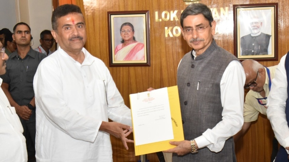 bengal new cm: शुभेंदु अधिकारी ने पेश किया सरकार बनाने