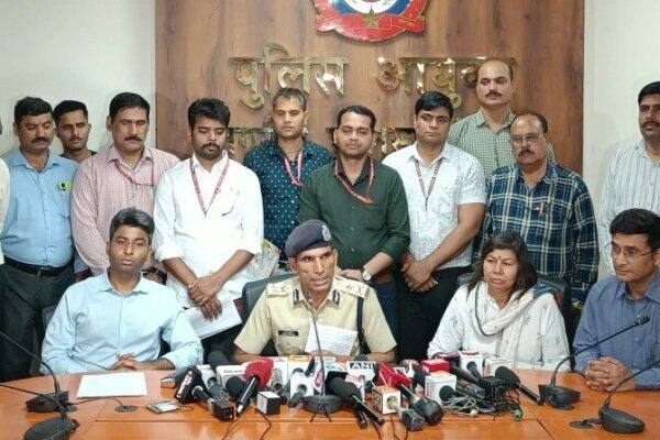delhi ias coaching director held hostage in 1.9 cr mp