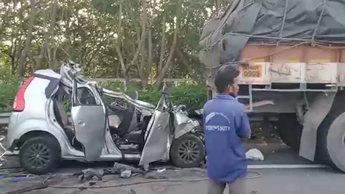 hyderabad road accident: 6 killed on spot after speeding car