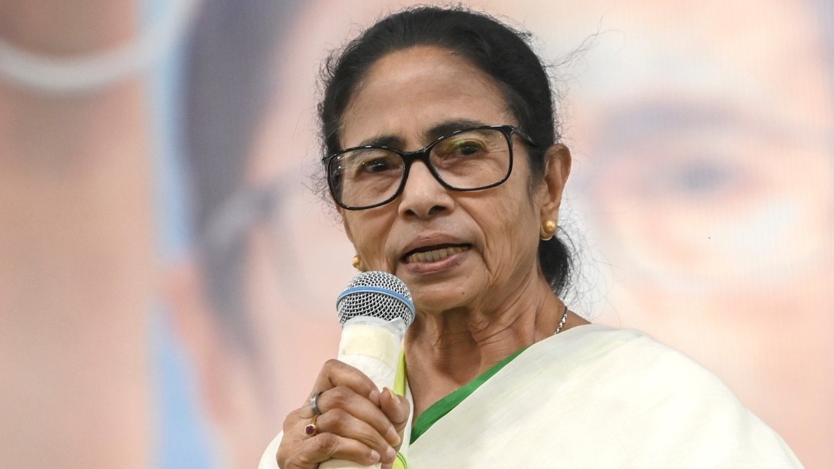 mamata banerjee may take bengal fight to supreme court over