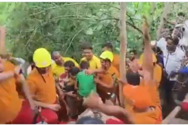 odisha boy's head stuck in between stones, rescued after 7 hour