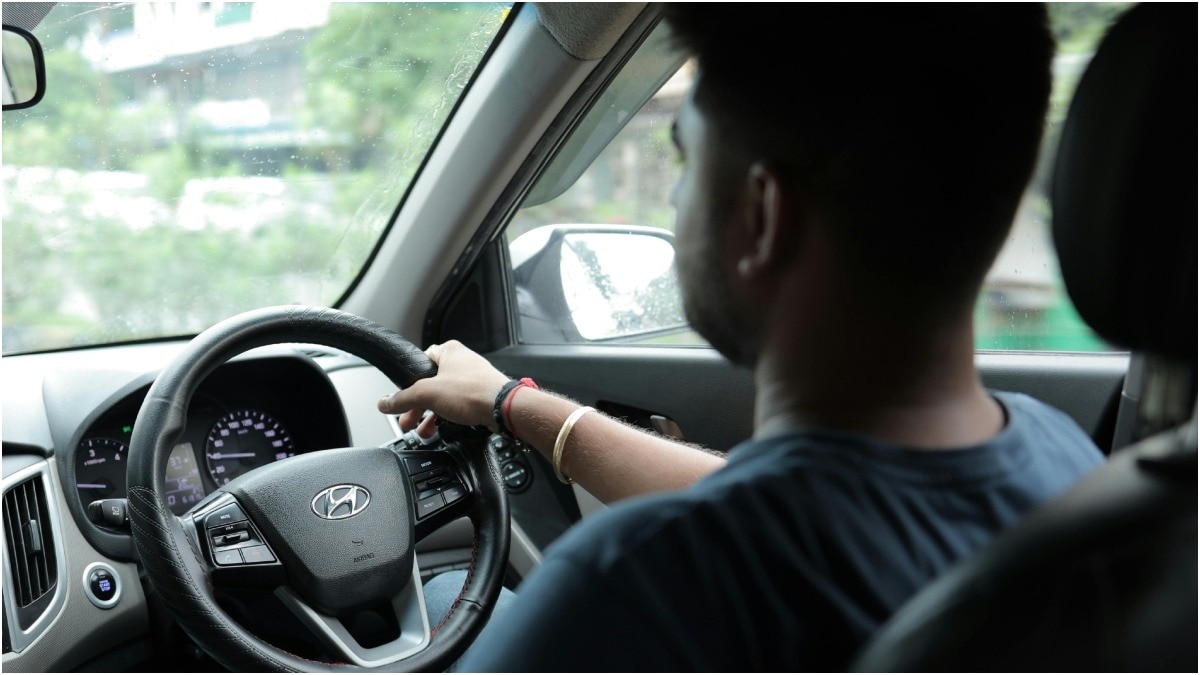 odisha techie sends rs 10,000 by mistake, uber driver tracks
